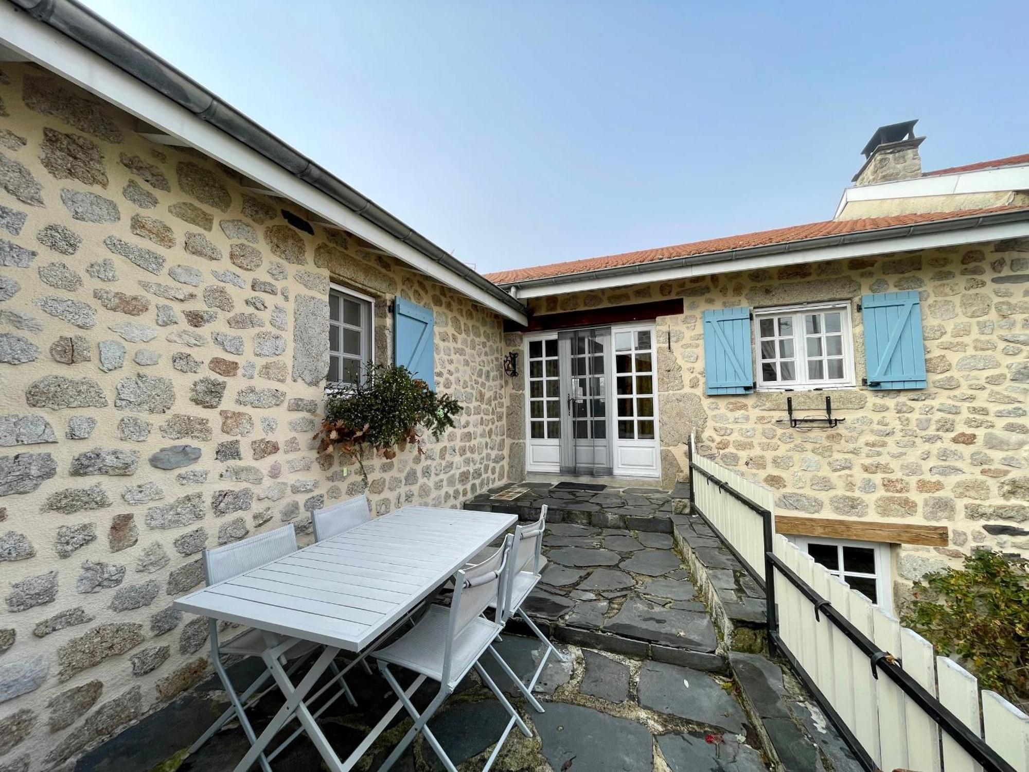 Gite Familial Avec Terrasse Proche Chateaux, Lac, Et Parcours Aventure - Fr-1-582-174 Saint-Maurice-de-Lignon Eksteriør bilde